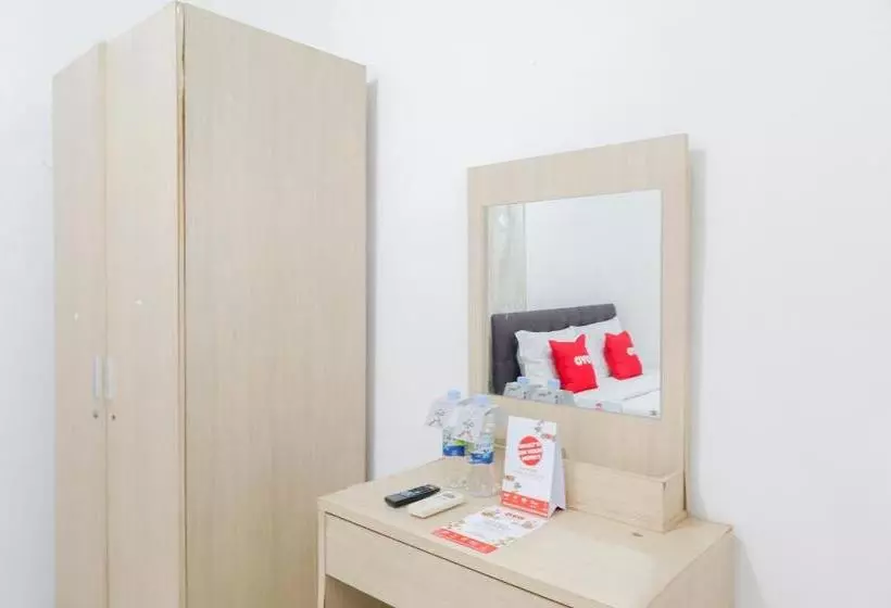 Hotelli Oyo 1880 Ambassador Residence