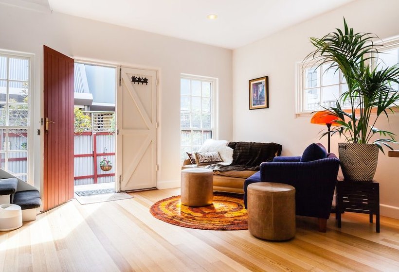 Vera, 1bdr South Melbourne Apartment