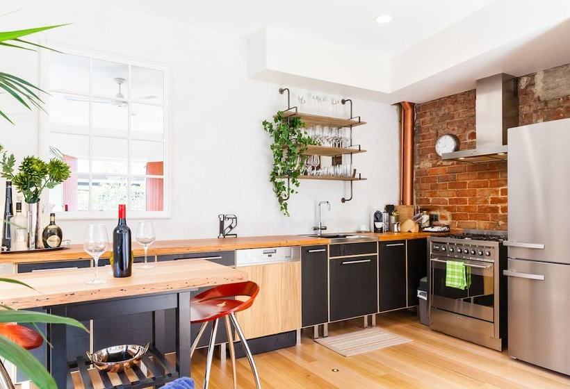 Vera, 1bdr South Melbourne Apartment