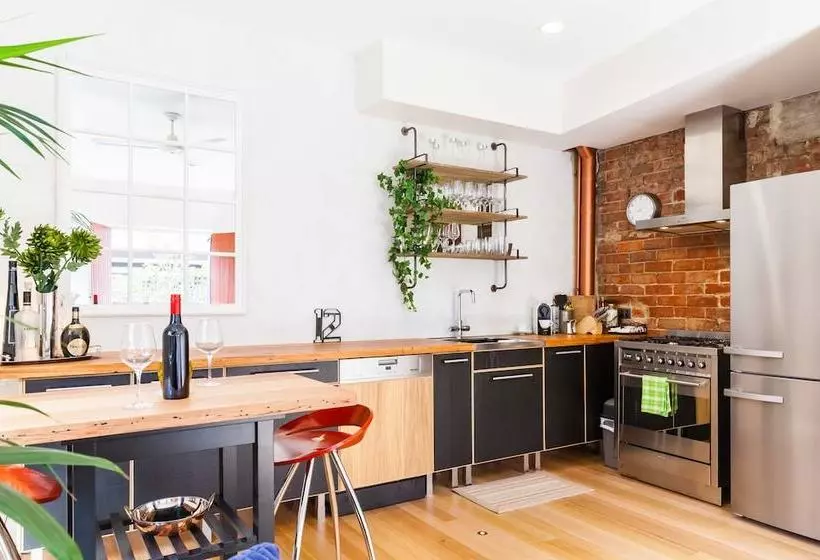 Vera, 1bdr South Melbourne Apartment