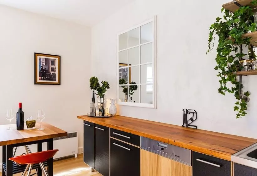 Vera, 1bdr South Melbourne Apartment