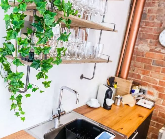 Vera, 1bdr South Melbourne Apartment