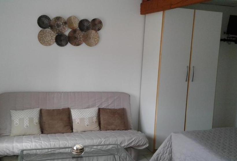 ホテル Auberge Du Relais D'auniac