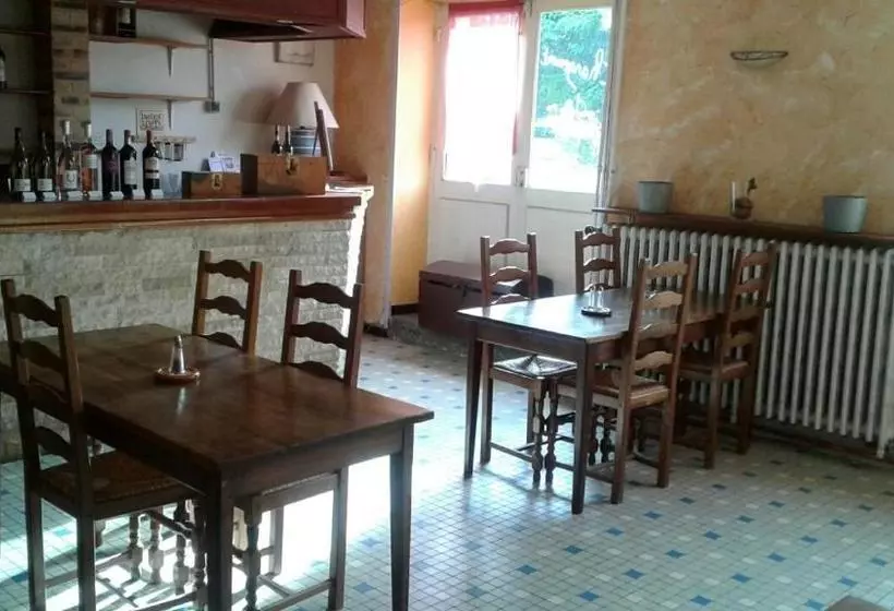 Hotelli Auberge Du Relais D'auniac