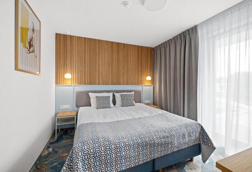 هتل Maloves Resort & Spa