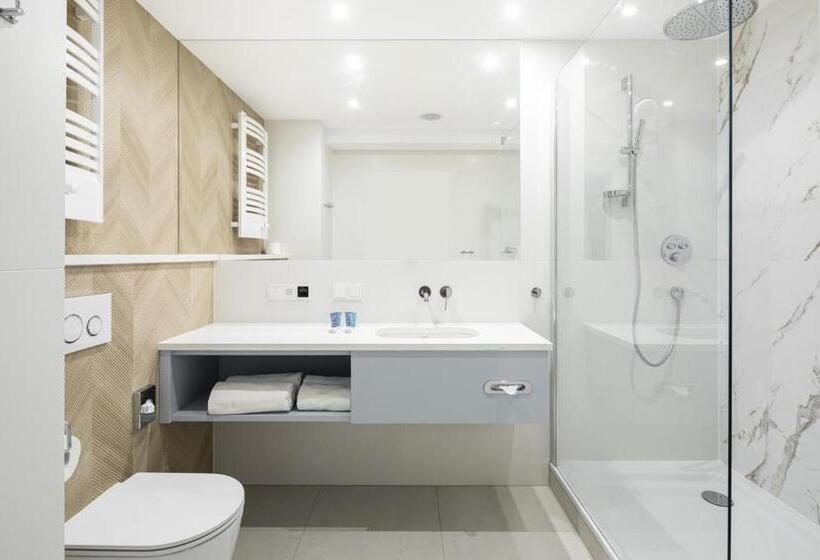 هتل Maloves Resort & Spa