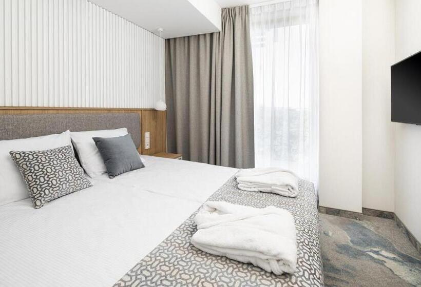 هتل Maloves Resort & Spa