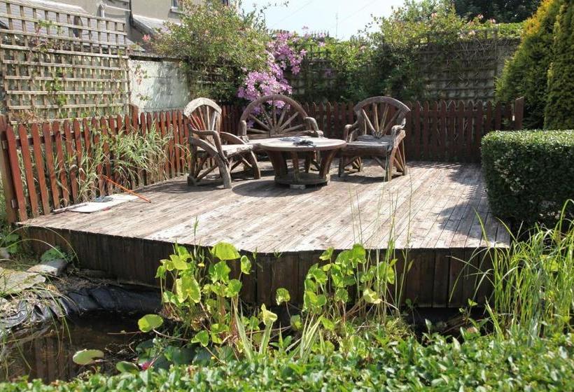 פנסיון Roscaoin House