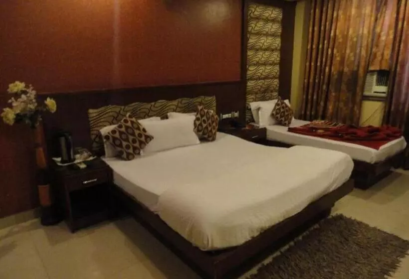 هتل Shivdev International