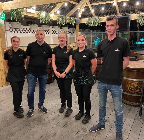 בית מלון כפרי The Copper Still Bar