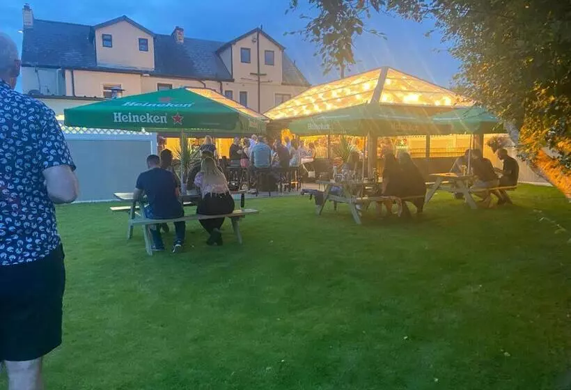 Hotelli The Copper Still Bar