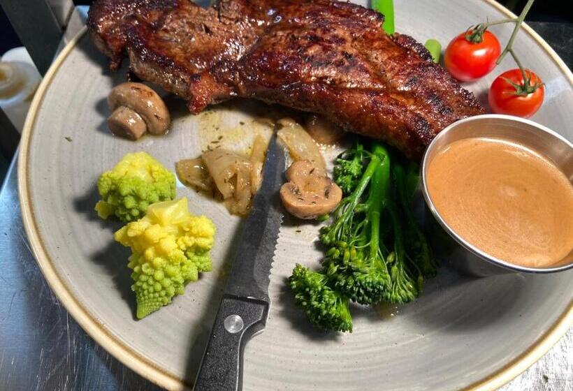 בית מלון כפרי The Copper Still Bar