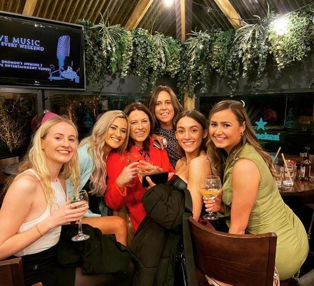 בית מלון כפרי The Copper Still Bar