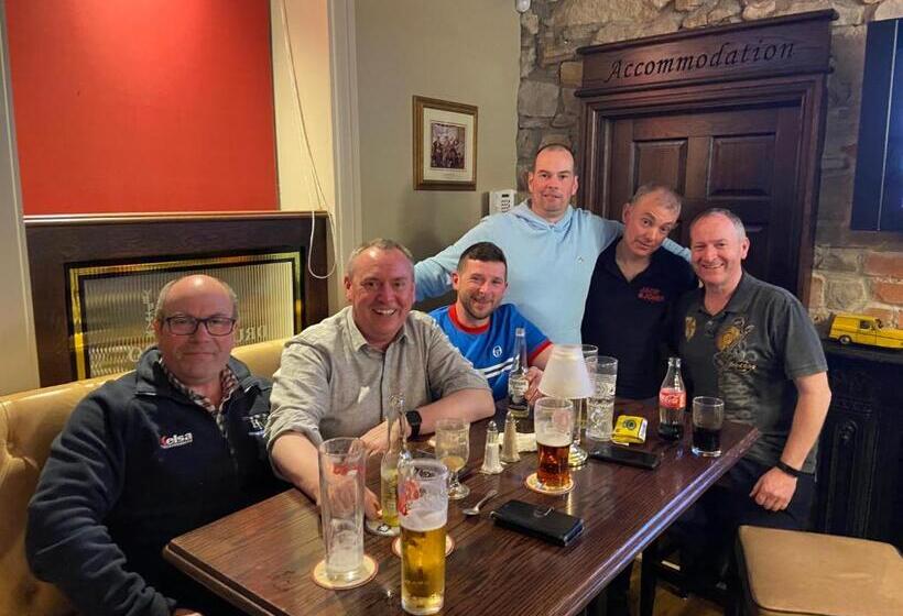 בית מלון כפרי The Copper Still Bar