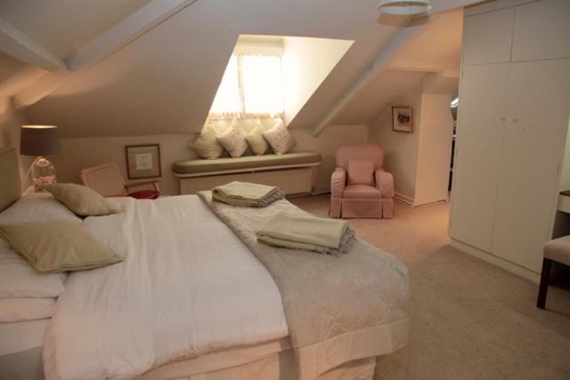 مبيت وإفطار Willowhill House