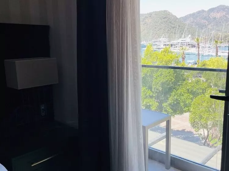 هتل Marina Bay Göcek
