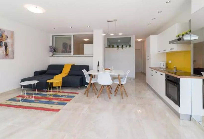 Apartment Arna