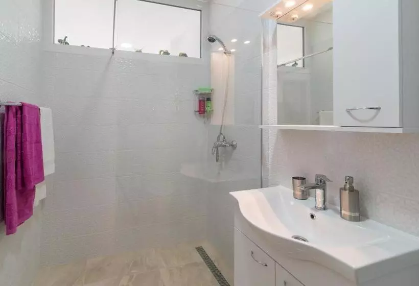 Apartment Arna
