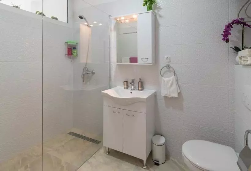 Apartment Arna