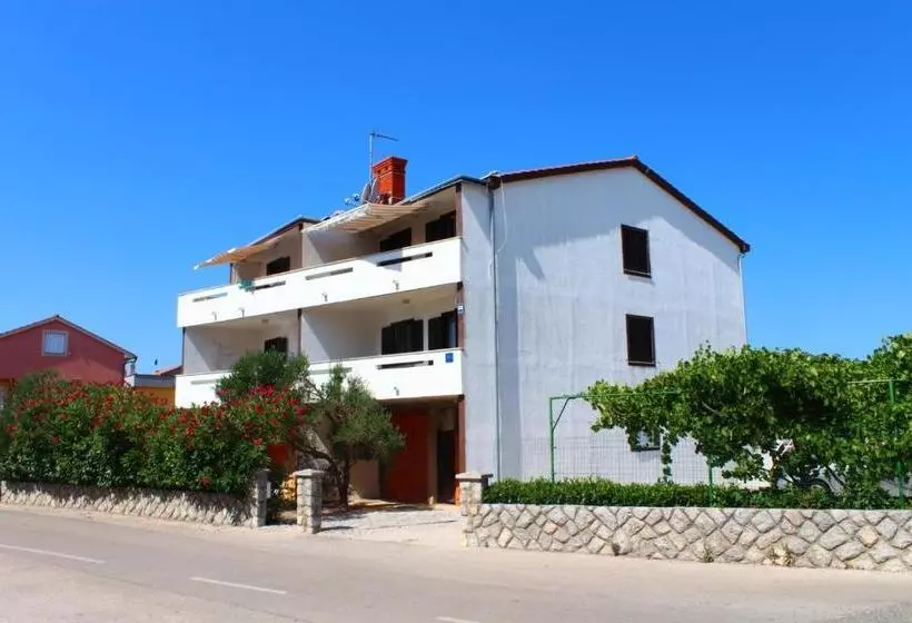 Apartment Arna