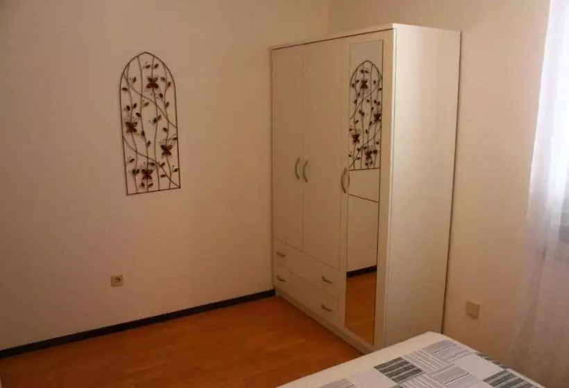 Apartment Arna