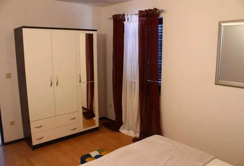 Apartment Arna