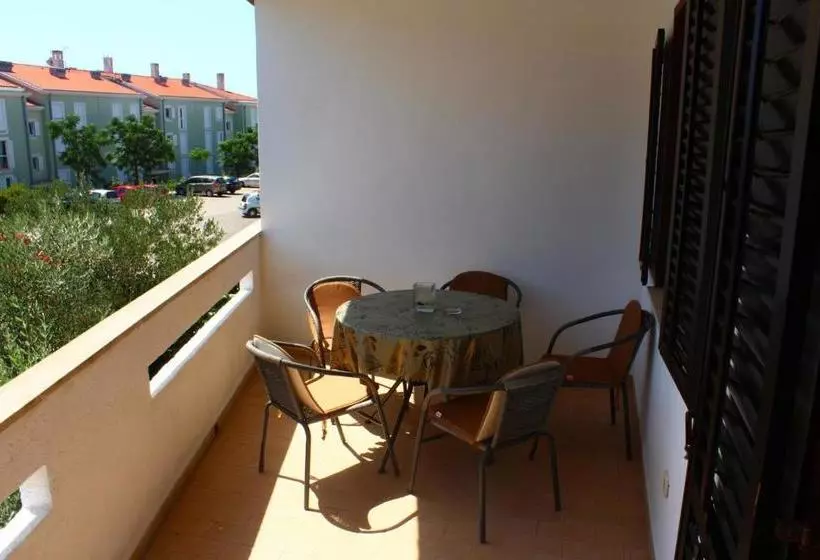Apartment Arna