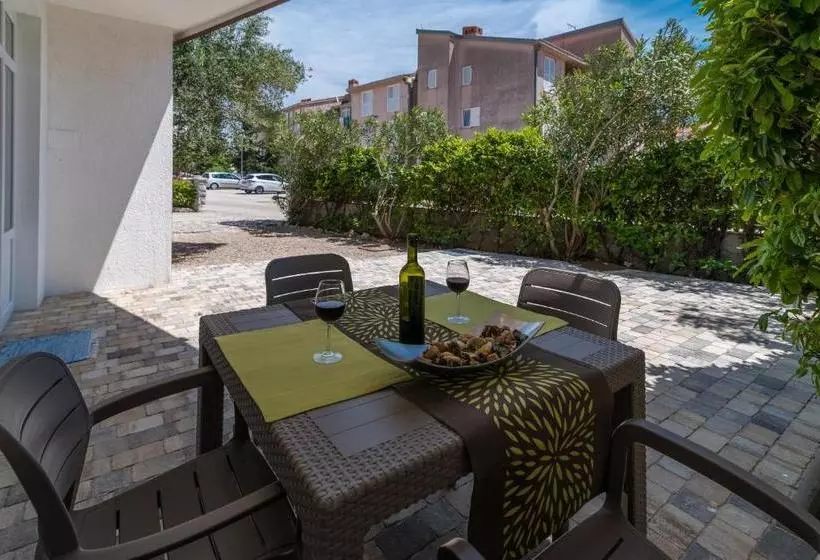 Apartment Arna
