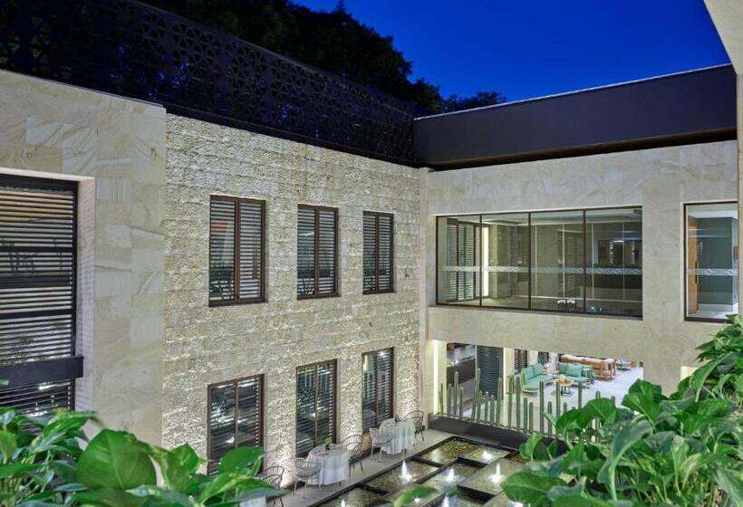 Отель Grand Fiesta Americana Oaxaca