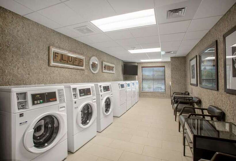 فندق Homewood Suites By Hilton Salina Downtown