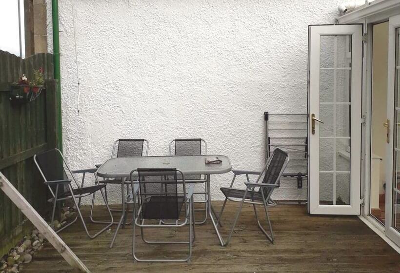 پانسیون Glasgow Emo