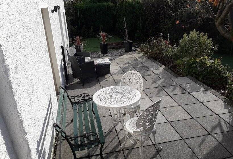 پانسیون Glasgow Emo