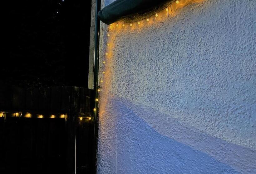 پانسیون Glasgow Emo