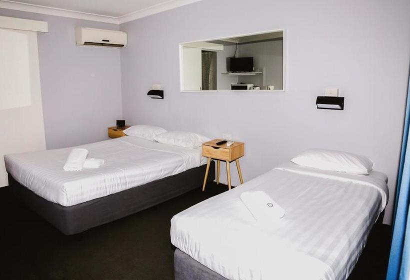 Australian Hotel Motel Yass