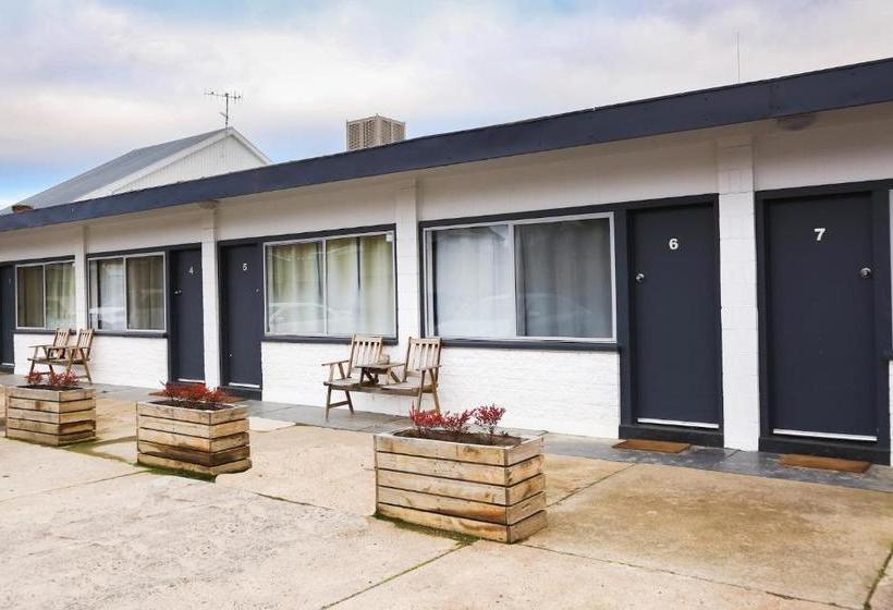 Australian Hotel Motel Yass