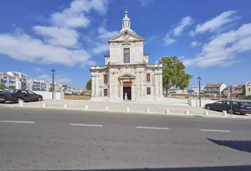 Belém Light Filled Apartment, By Timecooler