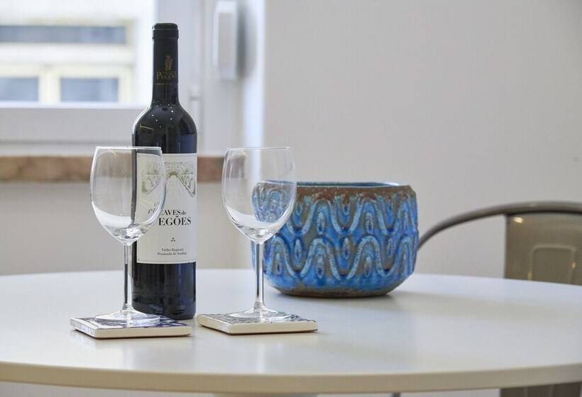 Belém Light Filled Apartment, By Timecooler