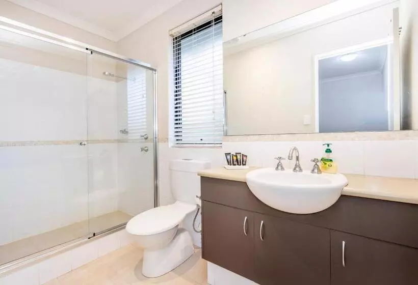 Coode Street Townhouse
