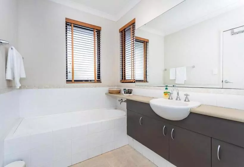 Coode Street Townhouse