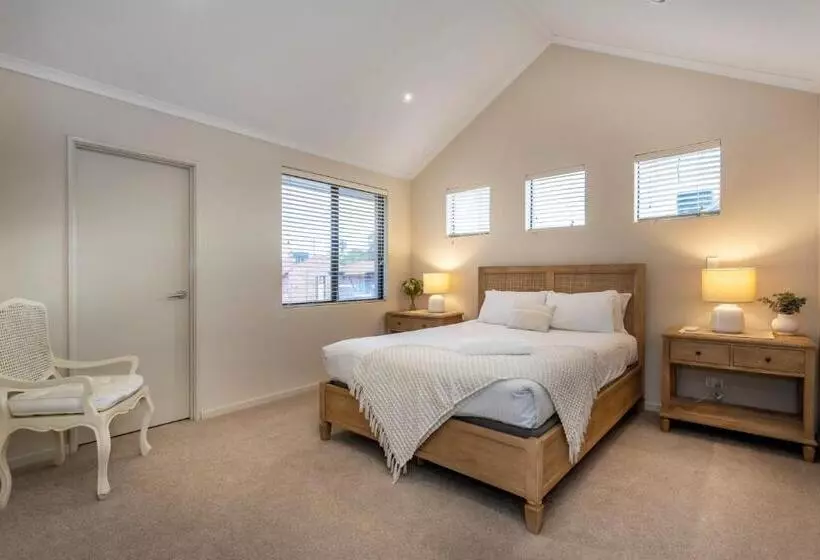 Coode Street Townhouse