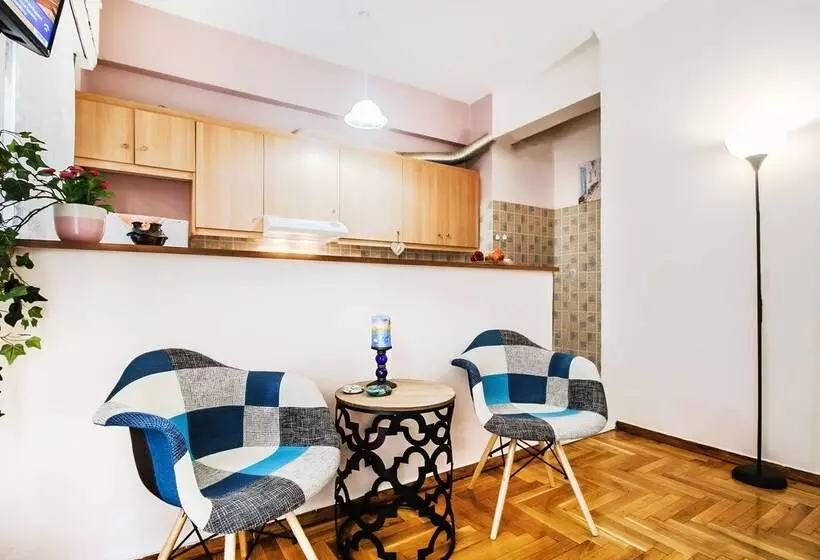 Elegant And Renovated Flat In Dafni