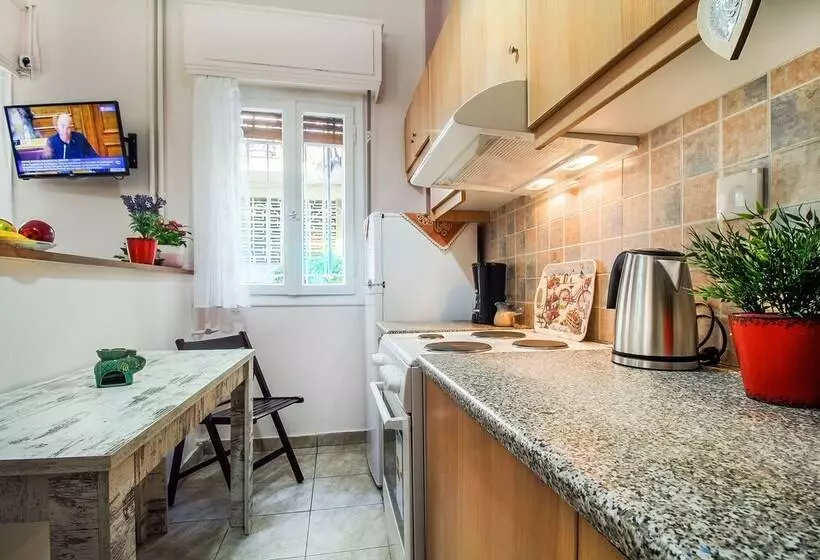 Elegant And Renovated Flat In Dafni