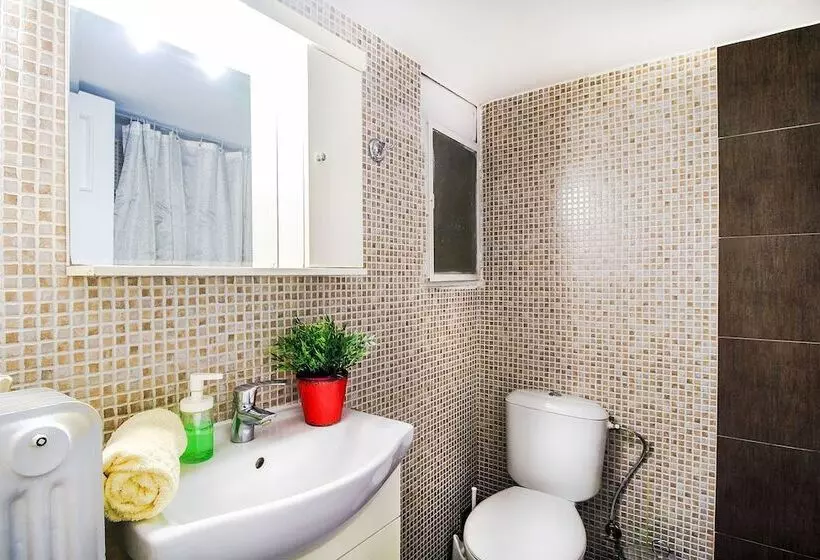 Elegant And Renovated Flat In Dafni