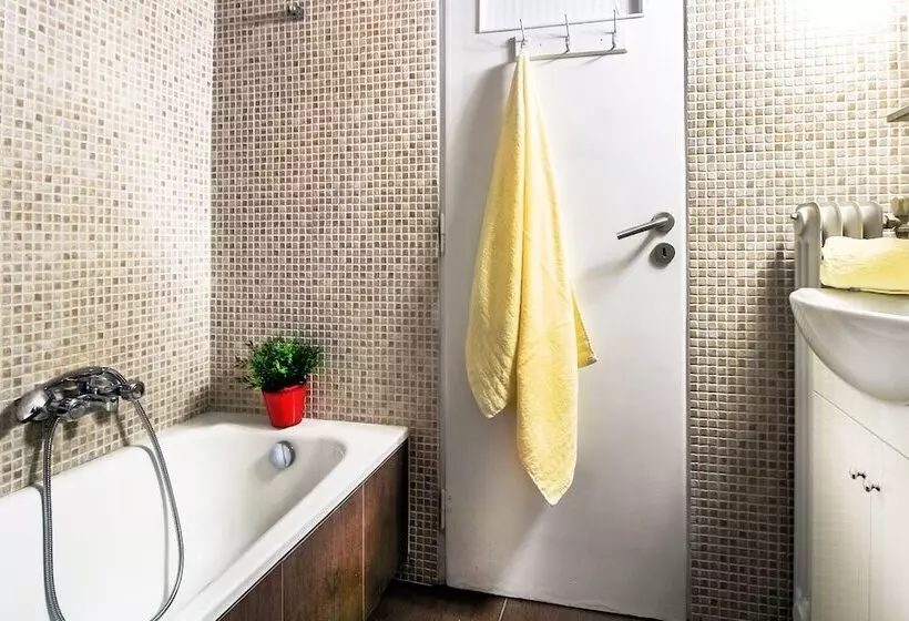 Elegant And Renovated Flat In Dafni