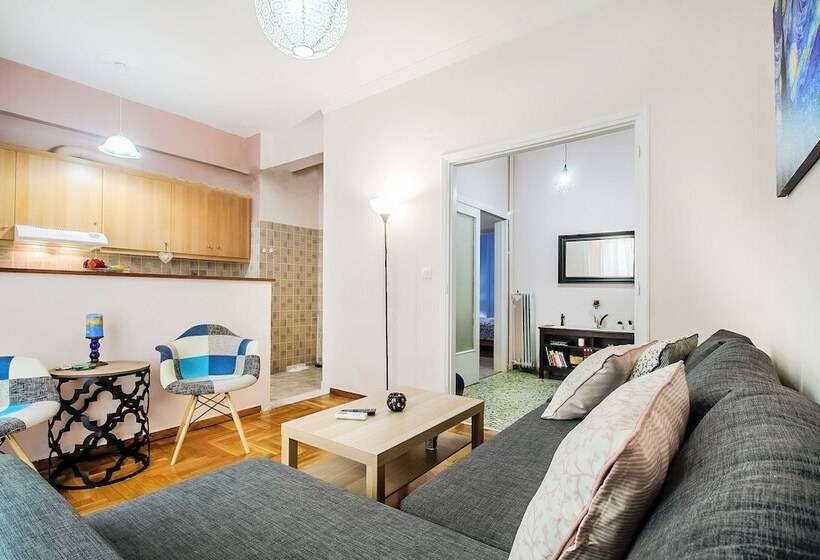 Elegant And Renovated Flat In Dafni