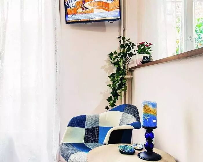 Elegant And Renovated Flat In Dafni