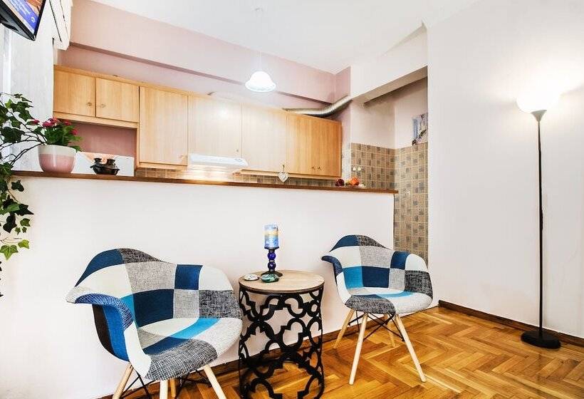 Elegant And Renovated Flat In Dafni