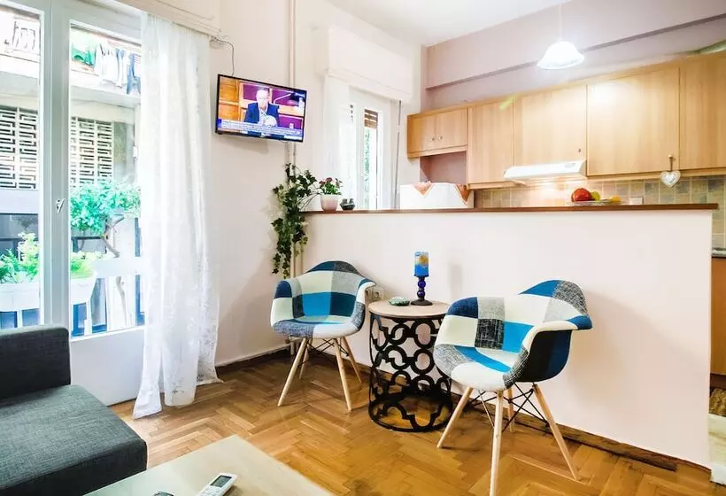 Elegant And Renovated Flat In Dafni