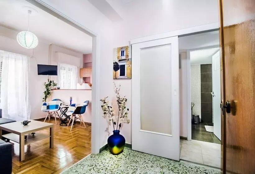 Elegant And Renovated Flat In Dafni