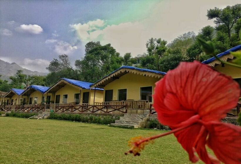 Hotel Nakshatra Resort